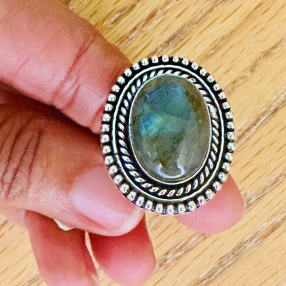 Real Labradorite Natural Gemstone Ring 1 Inch Ornate Setting Ring Size 8 - Picture 7 of 8